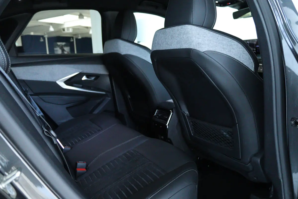 1.2 Hybrid 145 GT | Cruise Control | Alcantara | Keyless | Elektr. Klep | Massage | Memory | Stoel+Stuurverwarming | Navi | Carplay | MATRIX | Camera