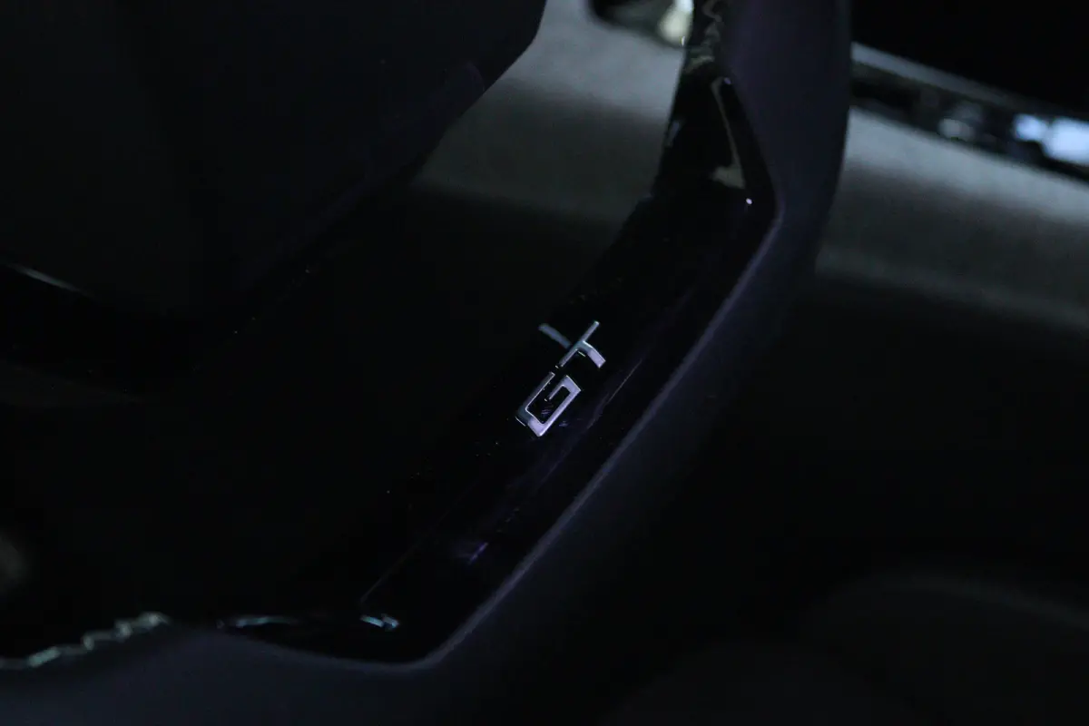 1.2 Hybrid 145 GT | Cruise Control | Alcantara | Keyless | Elektr. Klep | Massage | Memory | Stoel+Stuurverwarming | Navi | Carplay | MATRIX | Camera