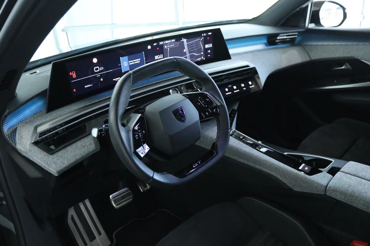 1.2 Hybrid 145 GT | Cruise Control | Alcantara | Keyless | Elektr. Klep | Massage | Memory | Stoel+Stuurverwarming | Navi | Carplay | MATRIX | Camera