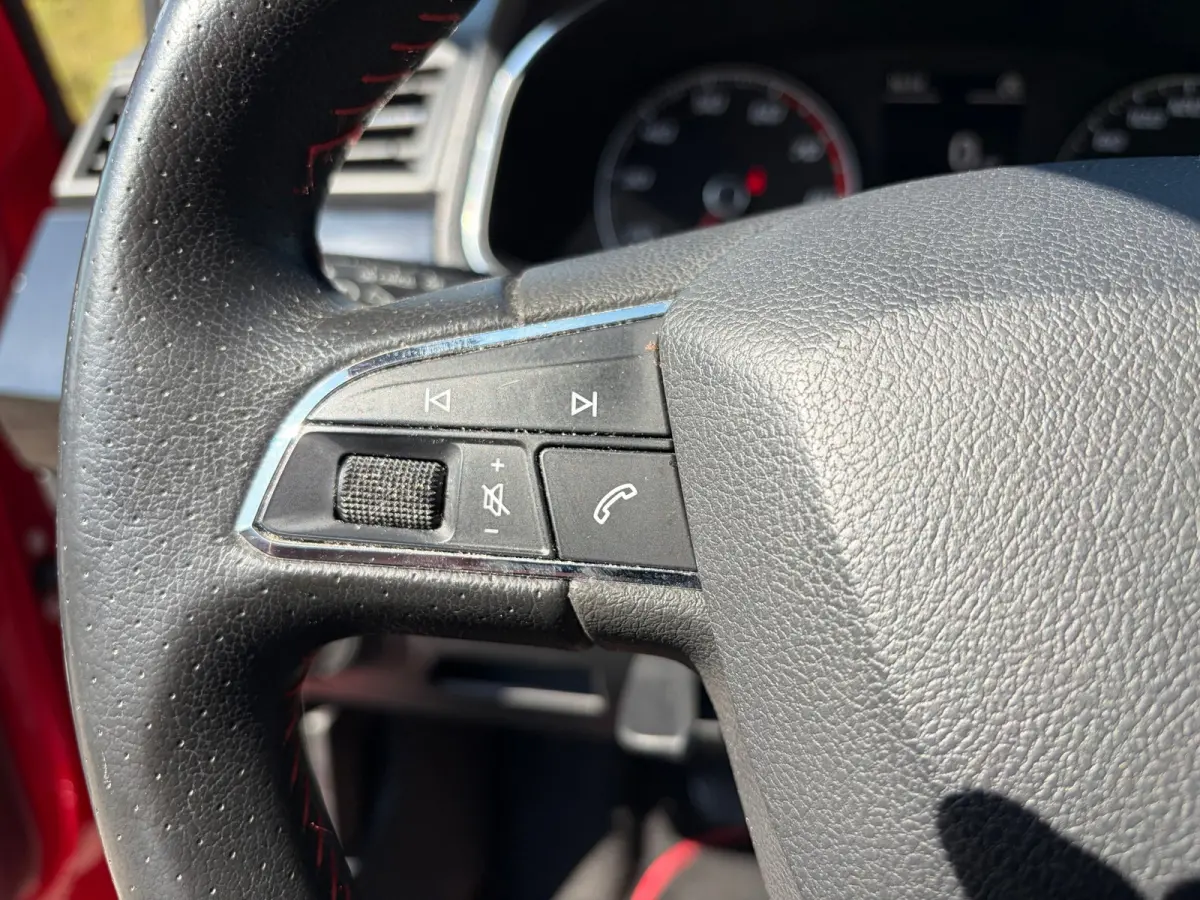 1.0 TSI FR 116PK I CARPLAY I PDC I 6BAK I LED I CLIMA I NETTE AUTO