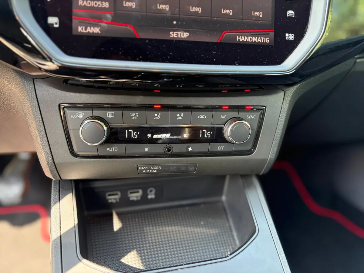 1.0 TSI FR 116PK I CARPLAY I PDC I 6BAK I LED I CLIMA I NETTE AUTO