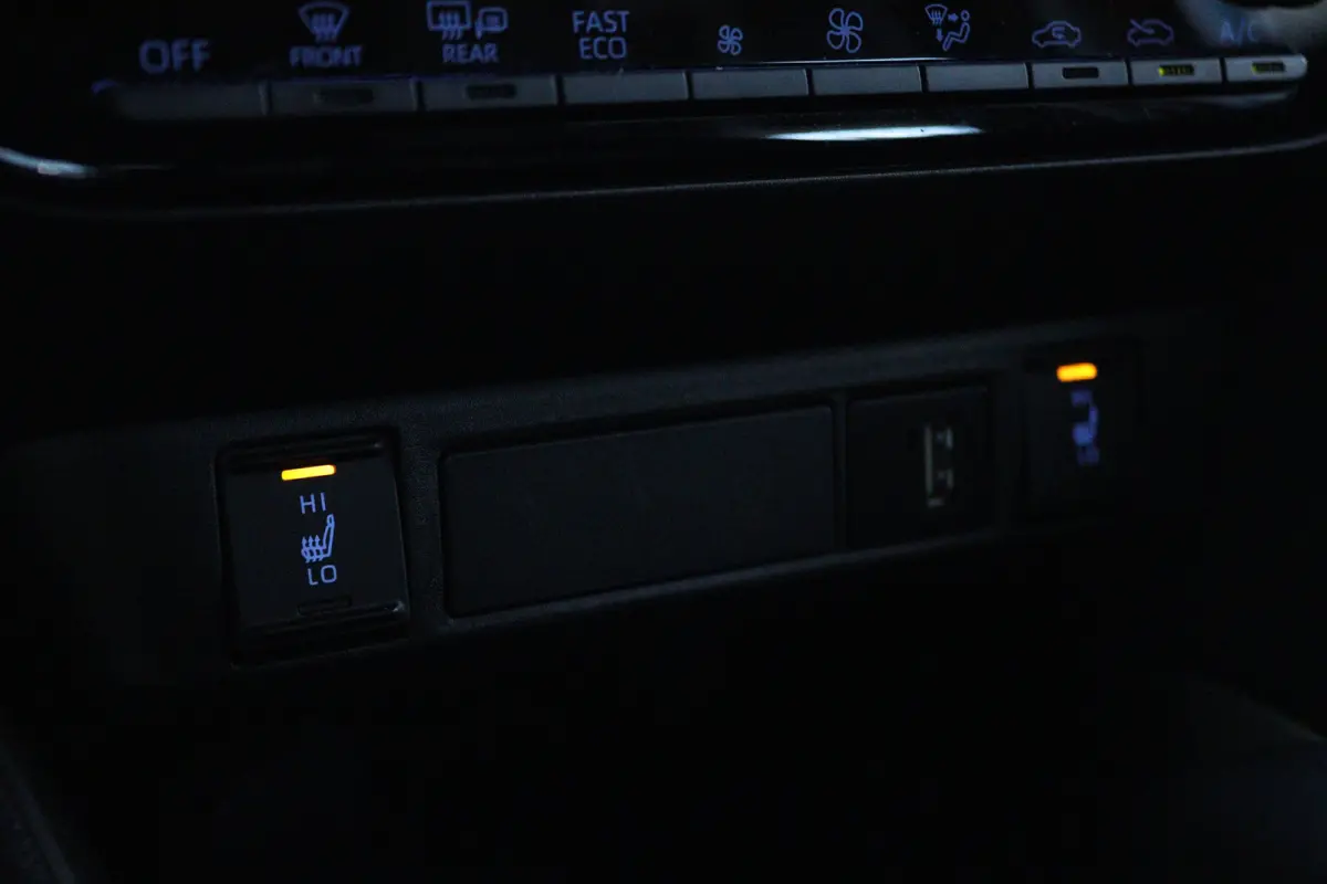 1.5 Select | Adapt. Cruise | Stoelverwarming | Camera | Head-up | Climate | Navi | Carplay | LED | LMV | Keyless