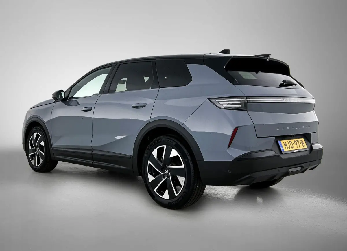 1.2 Turbo Hybrid GS 145pk Automaat | Navigatie | 360° Camera | Head-Up Display | Stoelverwarming | Adaptieve Cruise Control | Matrix-LED | 19"LMV |