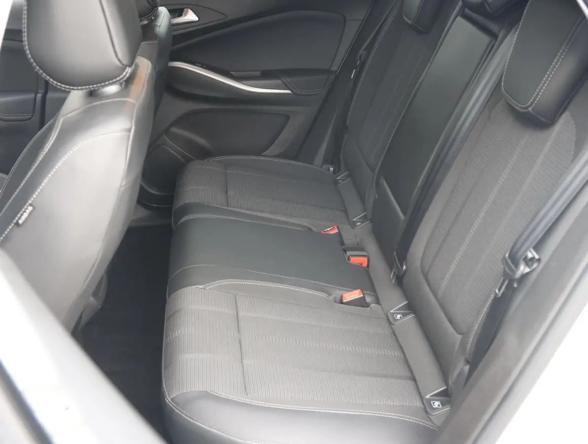 1.2 Turbo GS 1ste eigenaar | Camera 360* | Stoel-Stuur Verwarming | Verlengbaar zitvlak | 17" LMV | Apple Carplay & Android Auto