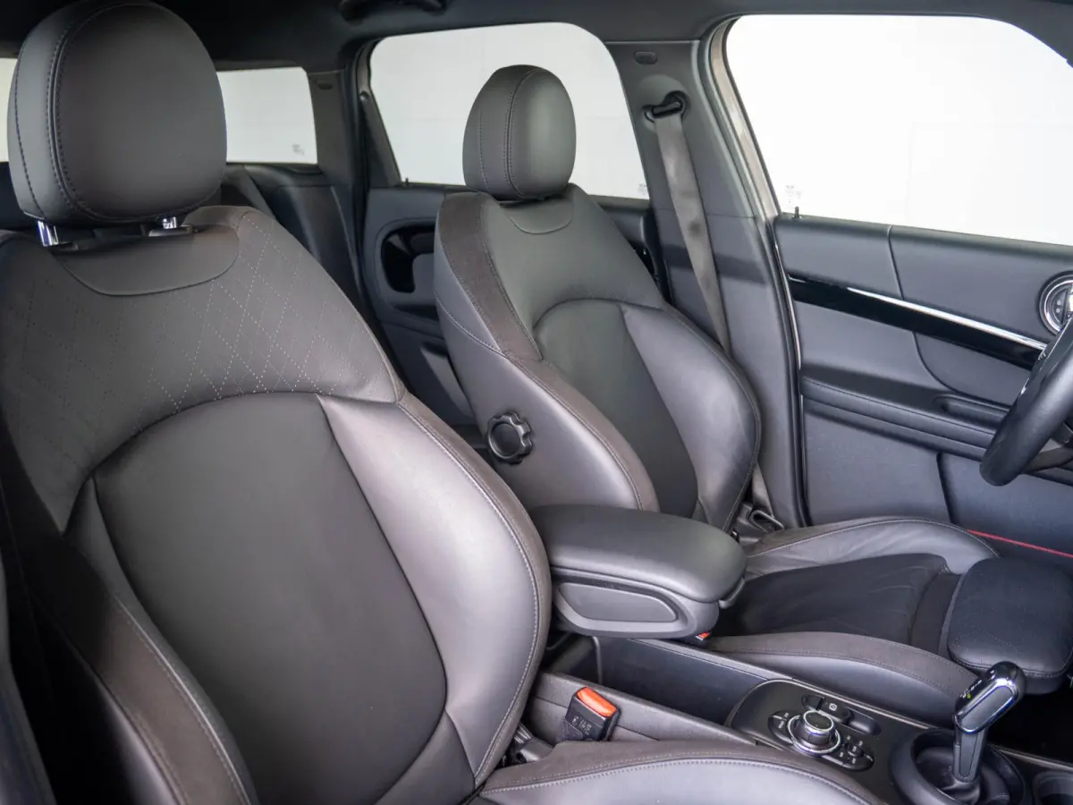 Cooper Classic + Comfort Plus + Panoramadak + Blackline Exterieur pack