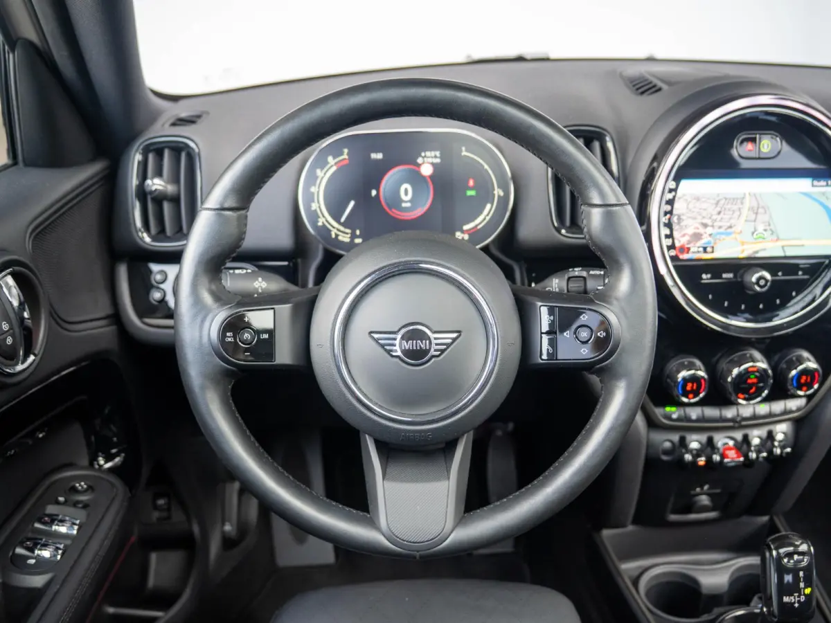 Cooper Classic + Comfort Plus + Panoramadak + Blackline Exterieur pack