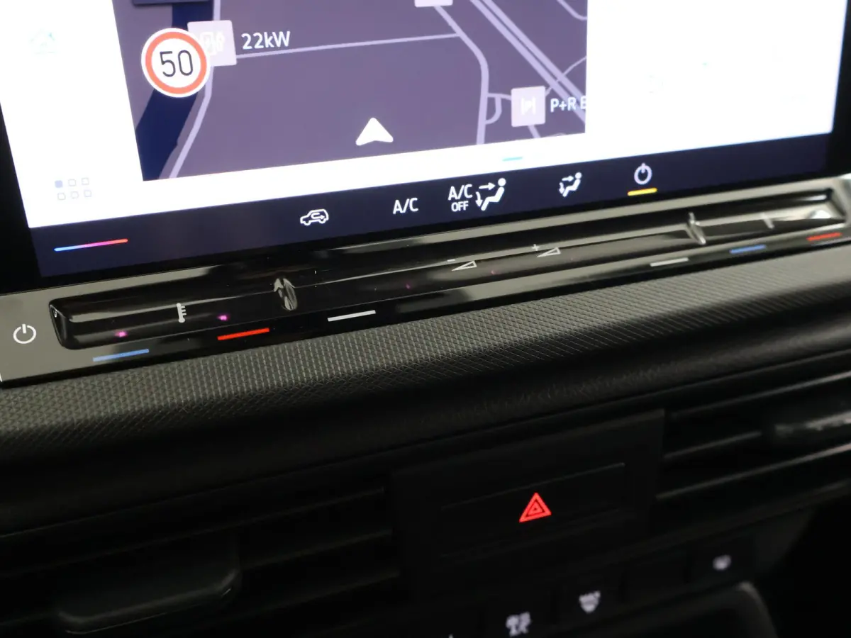 2.0 EcoBlue | 102 PK | L2 | Trend | Navigatie | Parkeersensoren | Trekhaak | Cruise Control | Apple Carplay