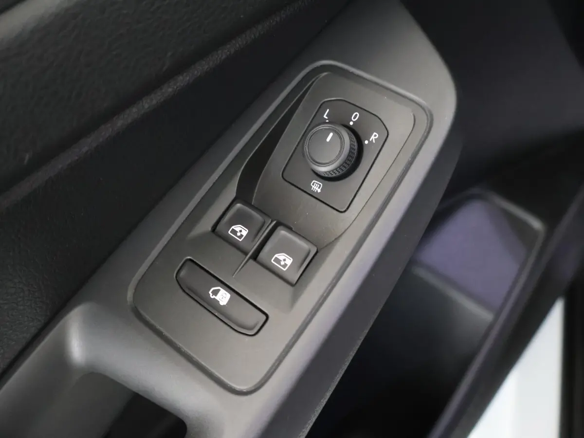 2.0 EcoBlue | 102 PK | L2 | Trend | Navigatie | Parkeersensoren | Trekhaak | Cruise Control | Apple Carplay