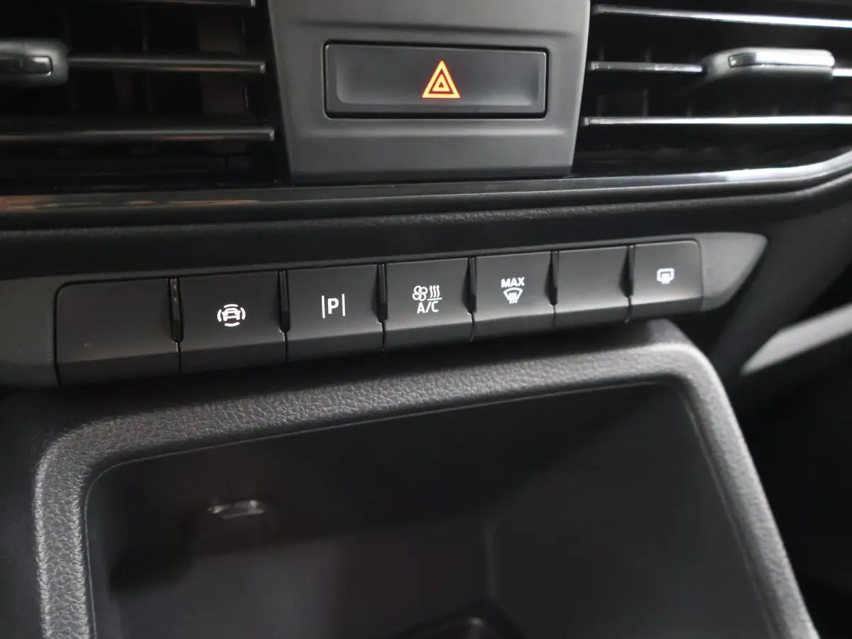 2.0 EcoBlue | 102 PK | L2 | Trend | Navigatie | Parkeersensoren | Trekhaak | Cruise Control | Apple Carplay