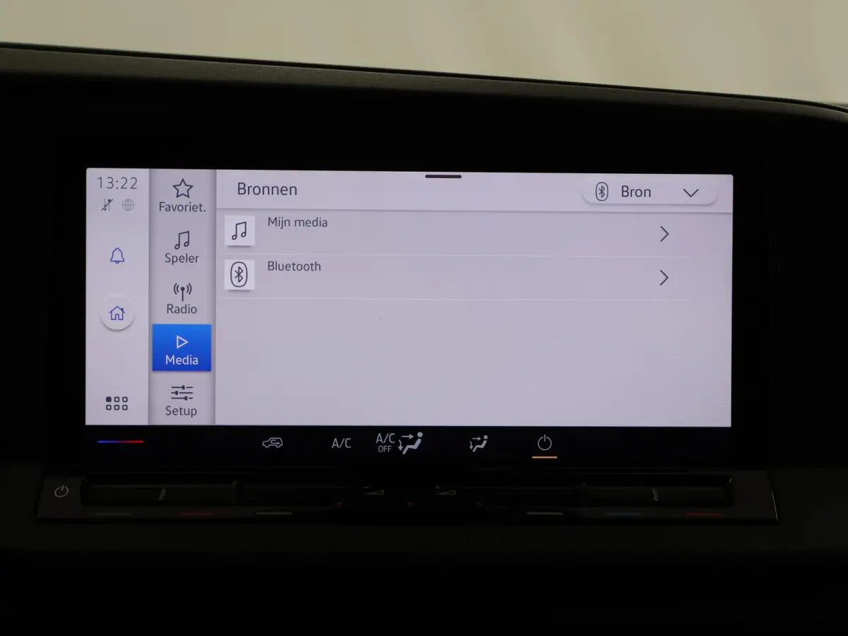2.0 EcoBlue | 102 PK | L2 | Trend | Navigatie | Parkeersensoren | Trekhaak | Cruise Control | Apple Carplay