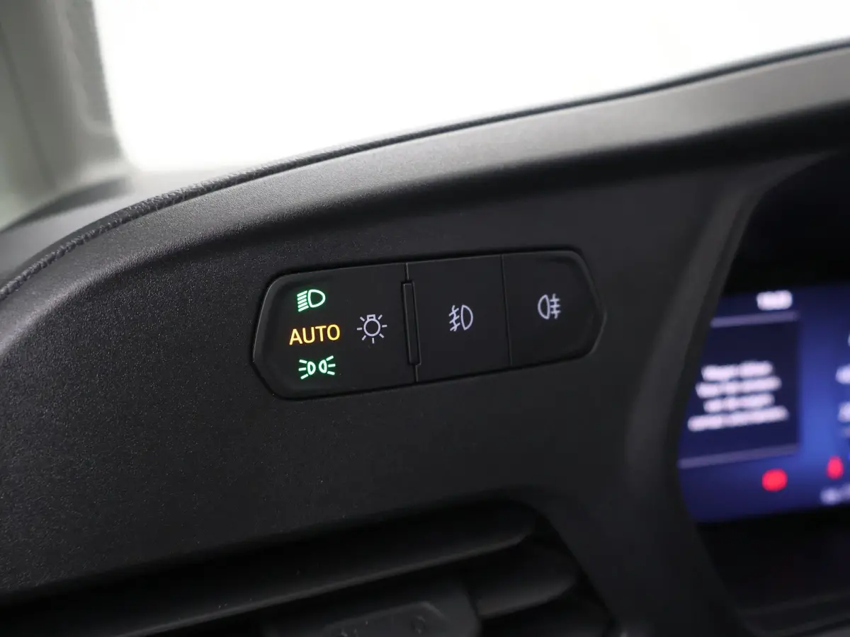 2.0 EcoBlue | 102 PK | L2 | Trend | Navigatie | Parkeersensoren | Trekhaak | Cruise Control | Apple Carplay