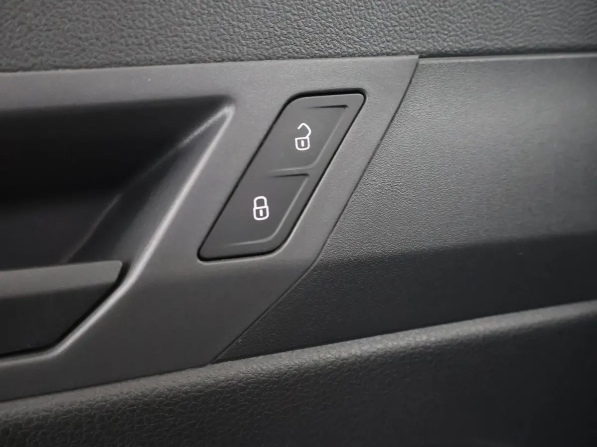 2.0 EcoBlue | 102 PK | L2 | Trend | Navigatie | Parkeersensoren | Trekhaak | Cruise Control | Apple Carplay
