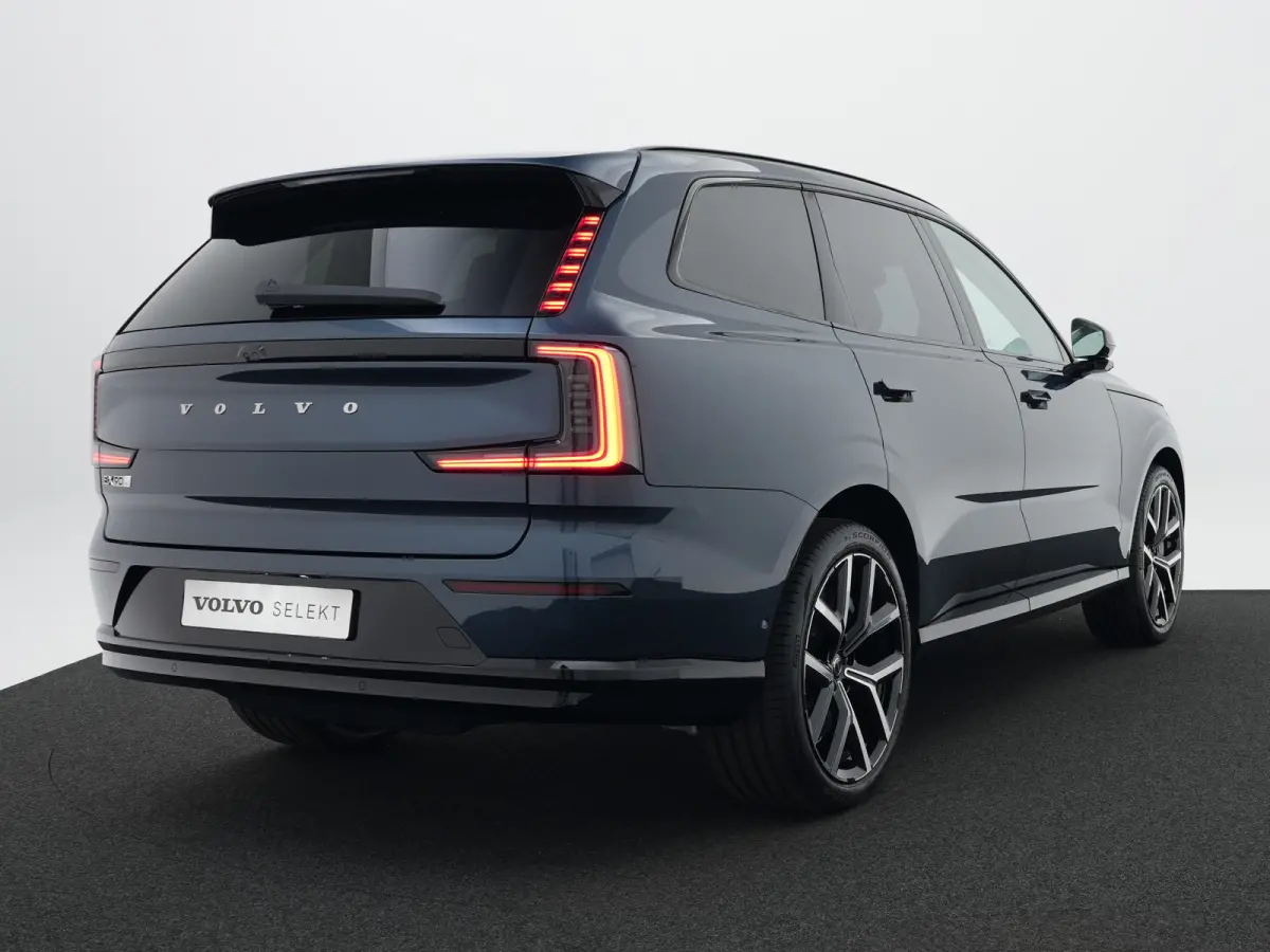 Twin Motor Performance Ultra Exec. Ed. 6p. 800V | 22" 5-Y-spaaks Glossy Black Diamond, gesmeed | 3e stoelrij electr. verstelbaar | ACTIVE SUSPENSION: Continious Controlled Chassi with one in