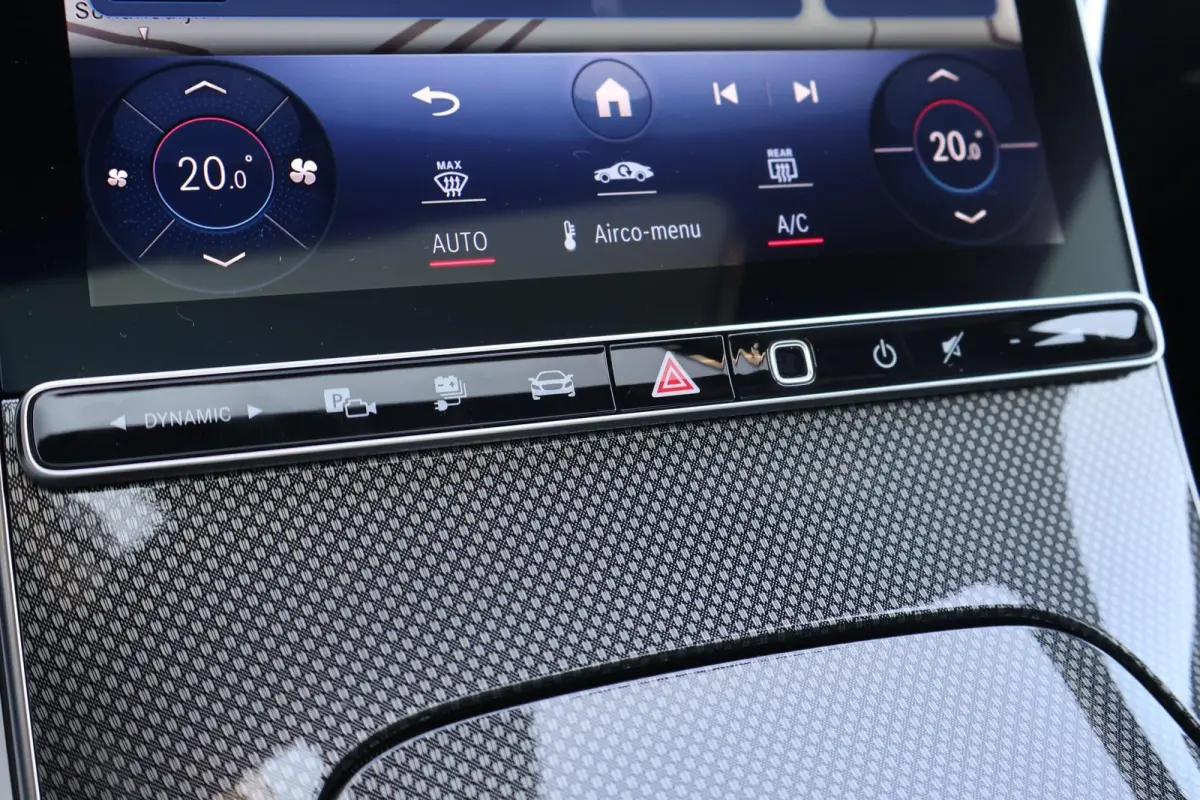 300e 313pk AMG Line | SoH 97% | Panoramadak | Trekhaak | Apple Carplay | Camera | Stoelverwarming