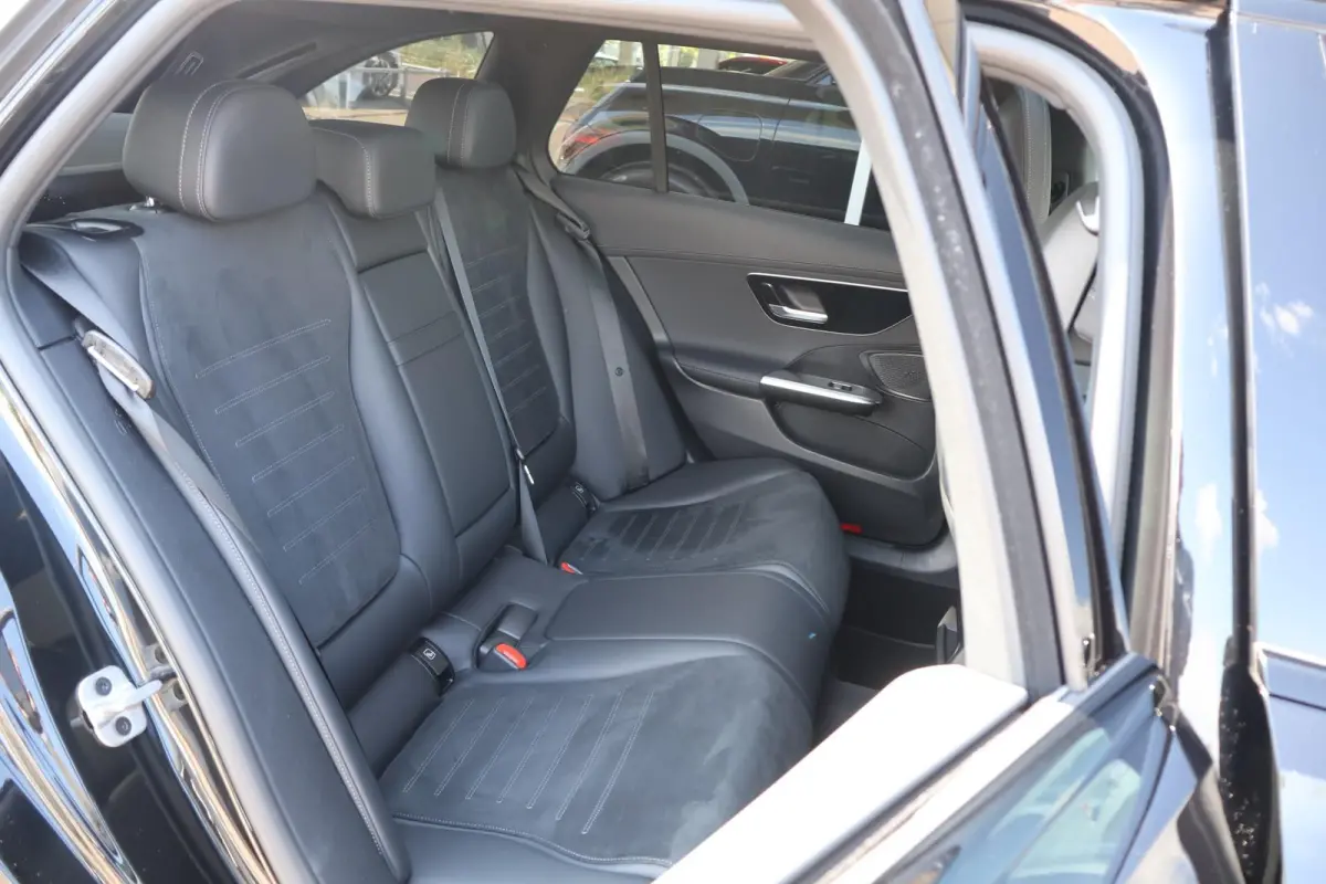 300e 313pk AMG Line | SoH 97% | Panoramadak | Trekhaak | Apple Carplay | Camera | Stoelverwarming