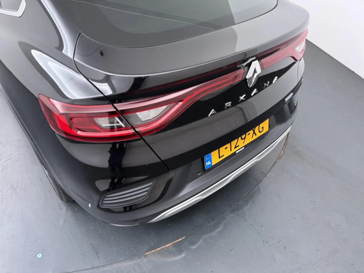 E-TECH Hybrid 145 Intens | Adapt. Cruise | Navigatie | Parkeercamera |