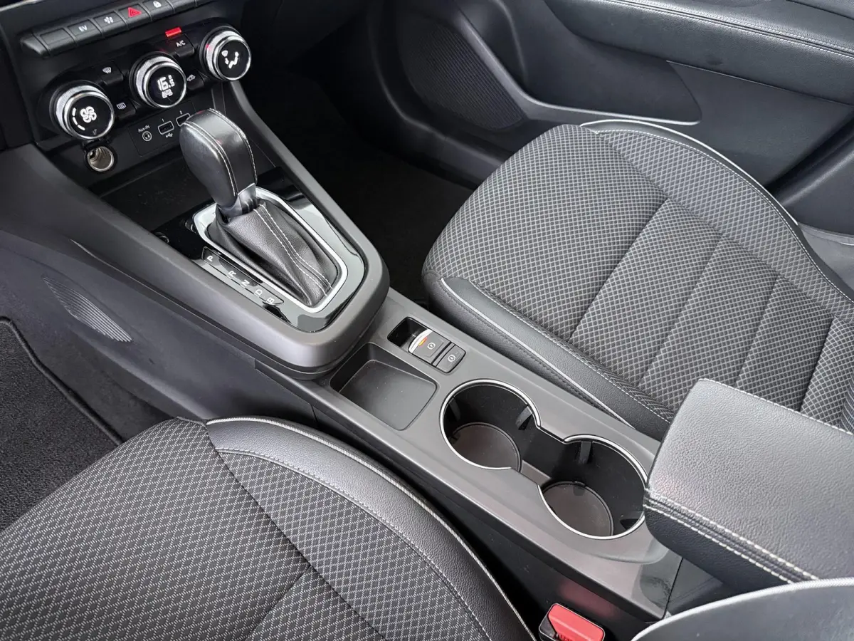 E-TECH Hybrid 145 Intens | Adapt. Cruise | Navigatie | Parkeercamera |