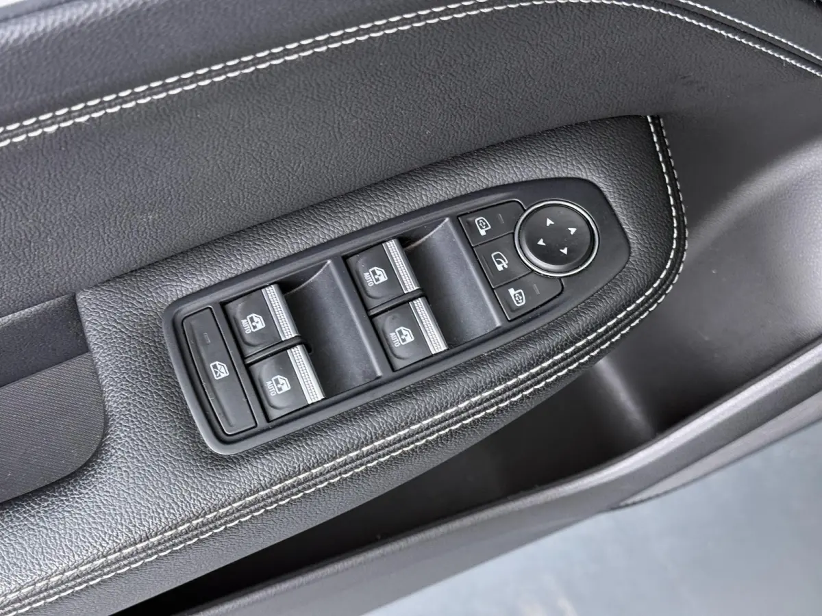 E-TECH Hybrid 145 Intens | Adapt. Cruise | Navigatie | Parkeercamera |
