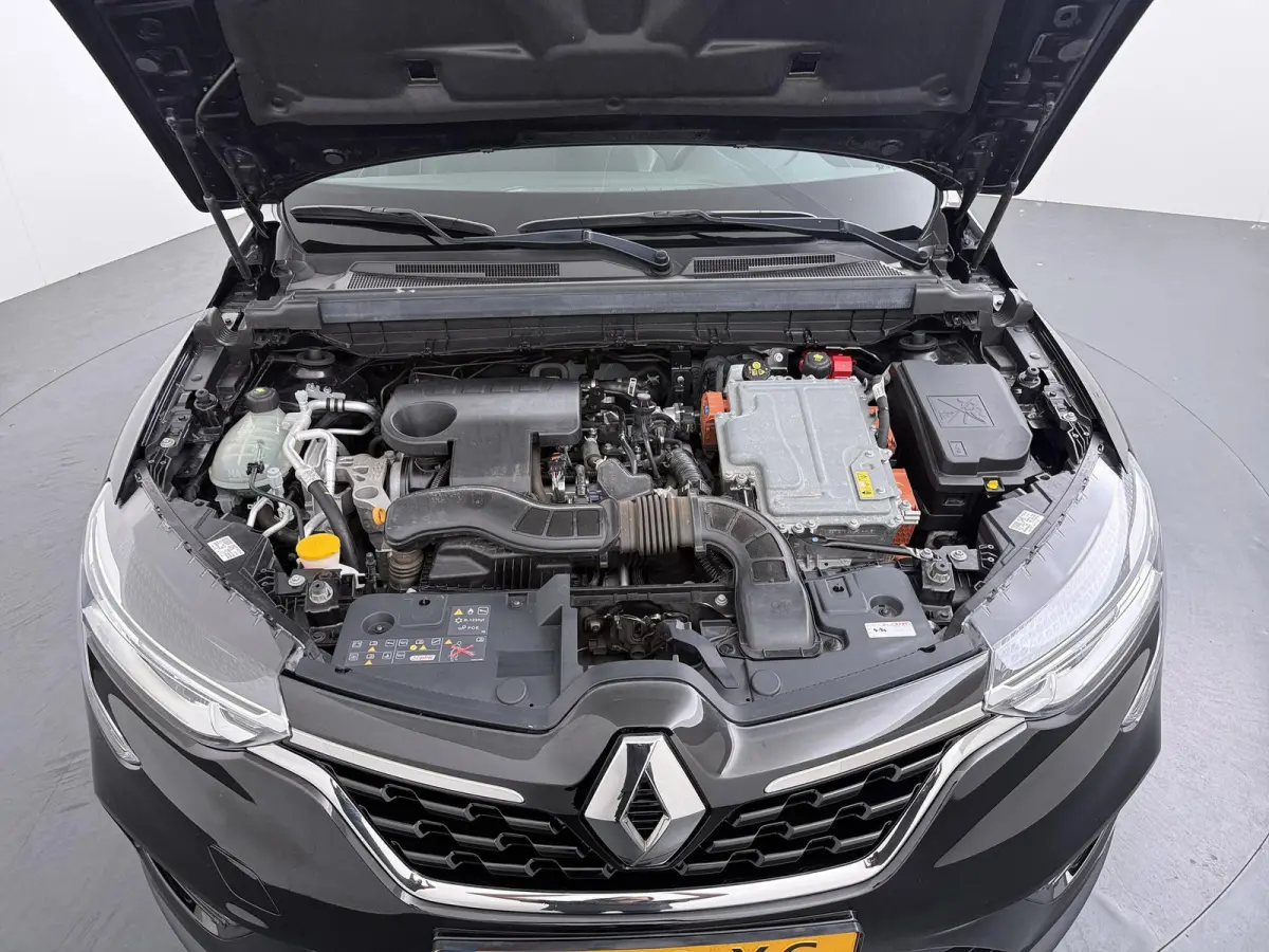 E-TECH Hybrid 145 Intens | Adapt. Cruise | Navigatie | Parkeercamera |