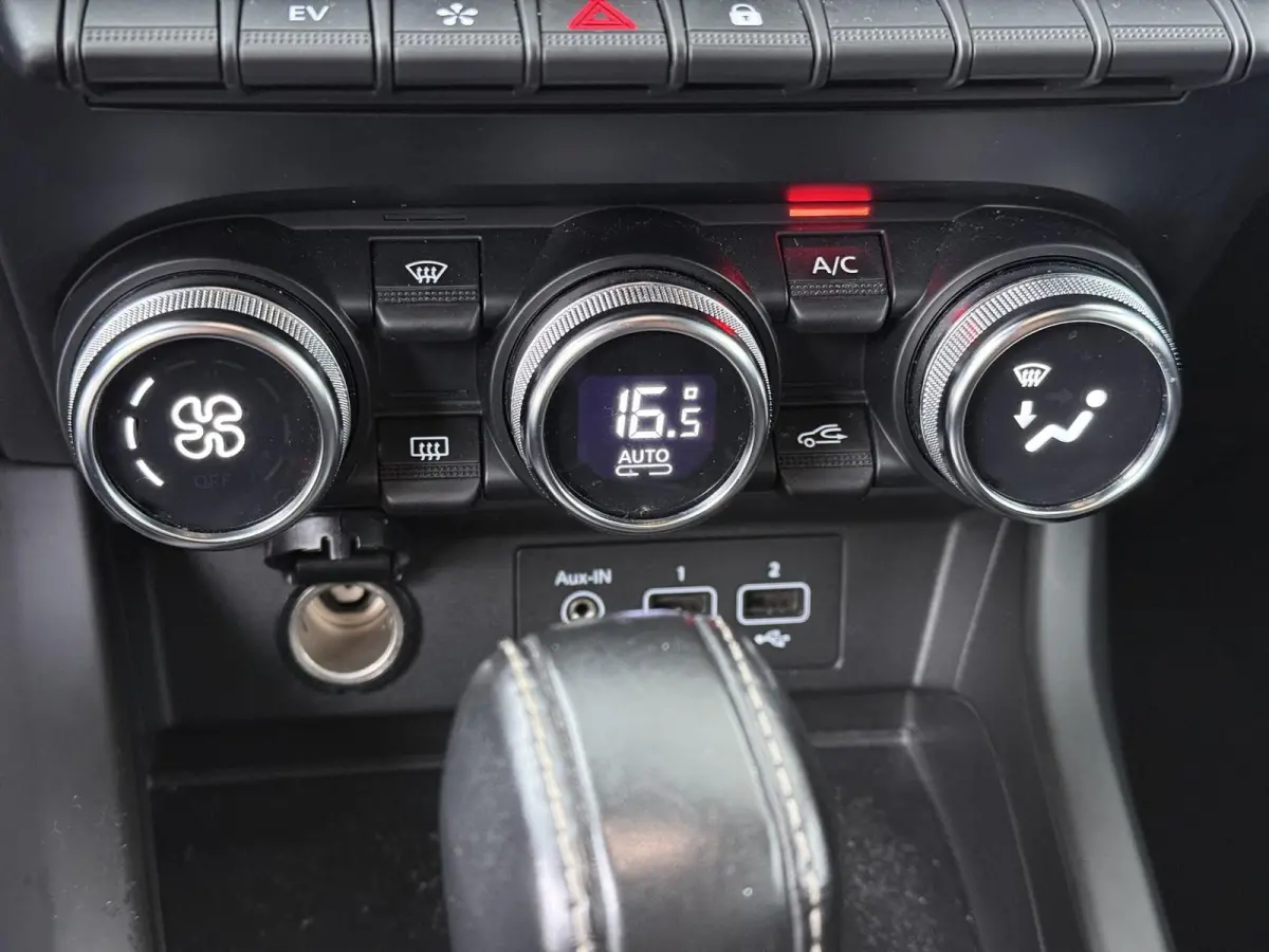 E-TECH Hybrid 145 Intens | Adapt. Cruise | Navigatie | Parkeercamera |