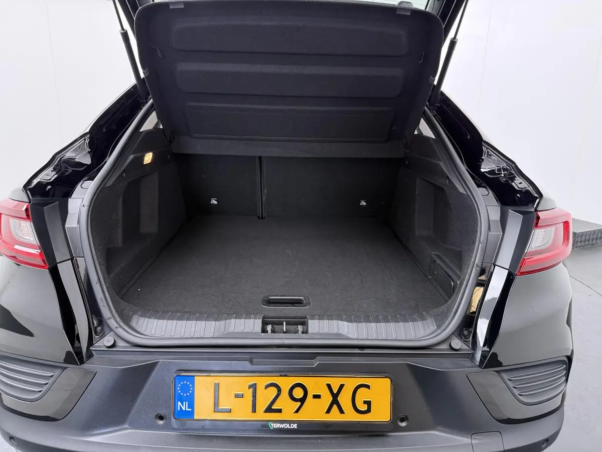 E-TECH Hybrid 145 Intens | Adapt. Cruise | Navigatie | Parkeercamera |