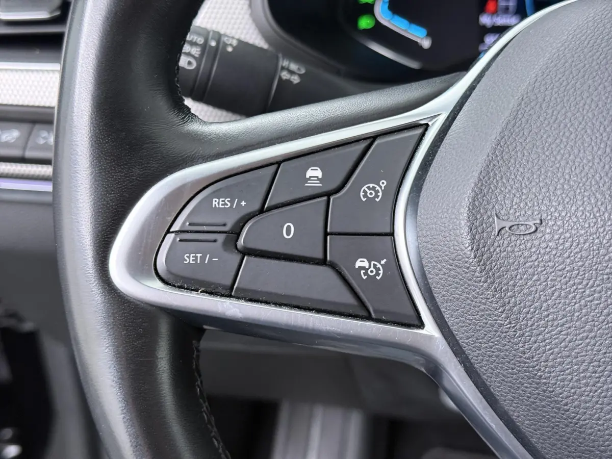 E-TECH Hybrid 145 Intens | Adapt. Cruise | Navigatie | Parkeercamera |