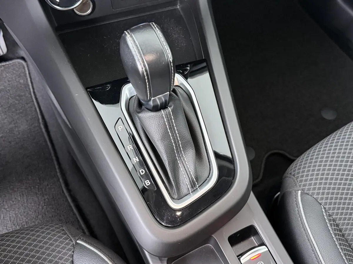 E-TECH Hybrid 145 Intens | Adapt. Cruise | Navigatie | Parkeercamera |
