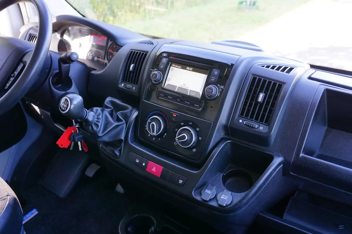 35 2.0 BlueHDi L3H2 EURO6 |BPM vrij |Camera |Cruise |Navi |Trekhaak |Metallic |163 pk |3500 KG |Mooie Camperbasis |Parkeersensoren |Bluetooth media en telefonie
