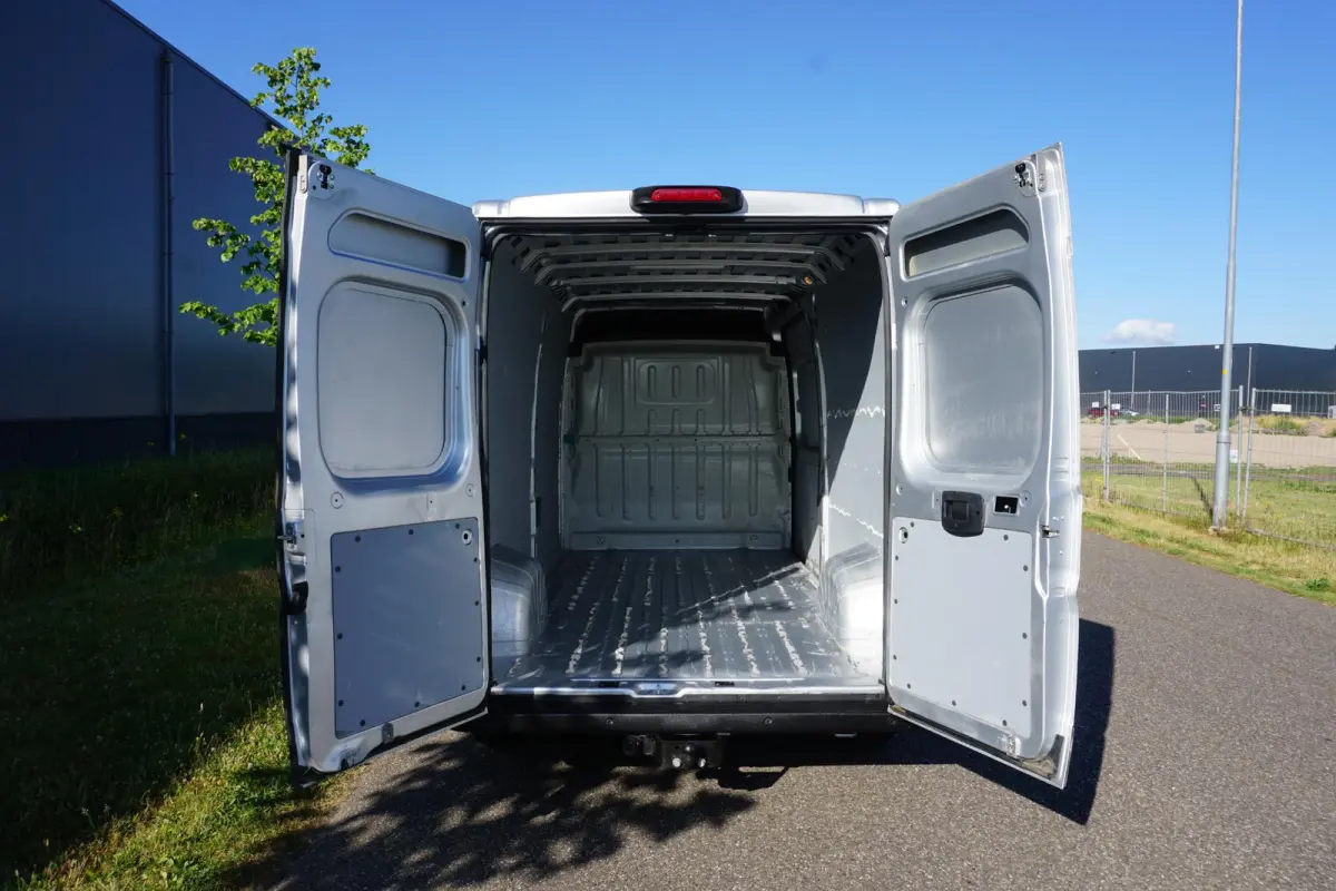 35 2.0 BlueHDi L3H2 EURO6 |BPM vrij |Camera |Cruise |Navi |Trekhaak |Metallic |163 pk |3500 KG |Mooie Camperbasis |Parkeersensoren |Bluetooth media en telefonie