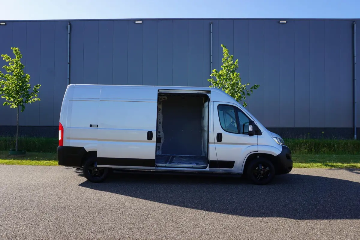 35 2.0 BlueHDi L3H2 EURO6 |BPM vrij |Camera |Cruise |Navi |Trekhaak |Metallic |163 pk |3500 KG |Mooie Camperbasis |Parkeersensoren |Bluetooth media en telefonie