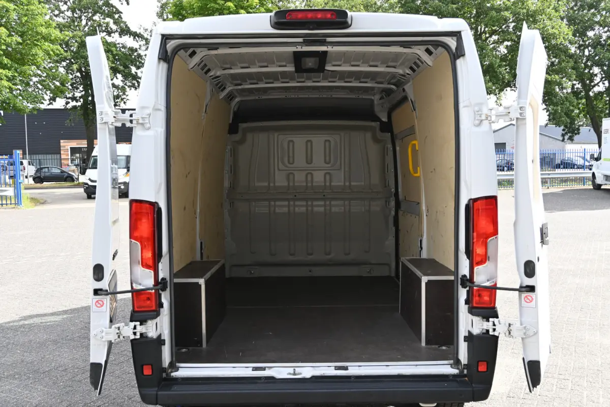 L2H2 2.2 MultiJet 140 pk 3.5t Camera, Cruise control, 270 Graden deuren