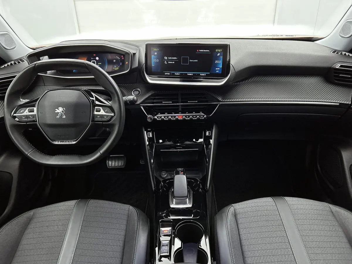 EV Allure Pack 50 kWh | Navigatie | Accu 93% | Climate Control | Achteruitrij Camera | Apple Carplay/Android Auto |