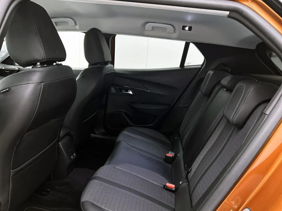 EV Allure Pack 50 kWh | Navigatie | Accu 93% | Climate Control | Achteruitrij Camera | Apple Carplay/Android Auto |