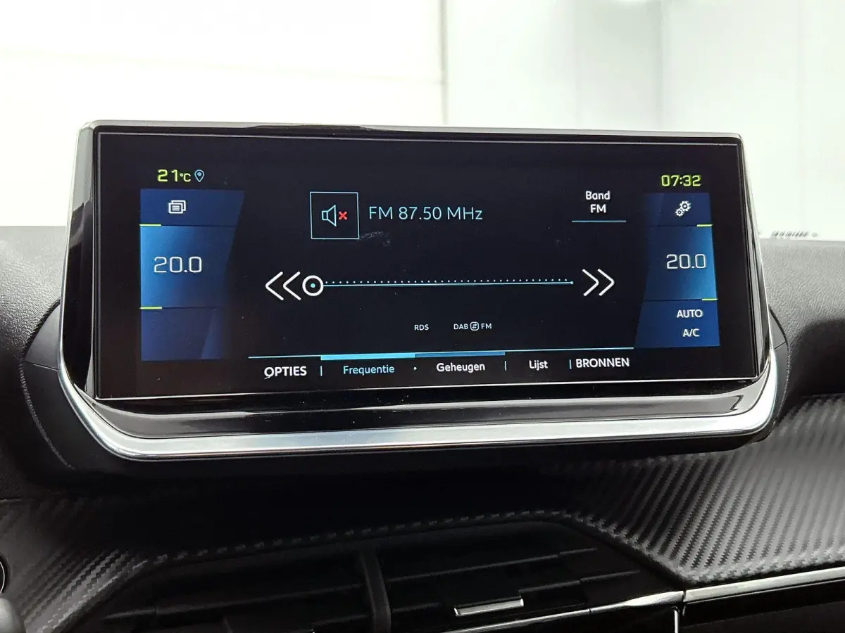 EV Allure Pack 50 kWh | Navigatie | Accu 93% | Climate Control | Achteruitrij Camera | Apple Carplay/Android Auto |