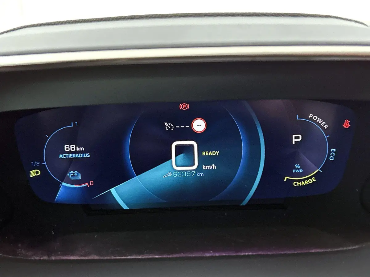 EV Allure Pack 50 kWh | Navigatie | Accu 93% | Climate Control | Achteruitrij Camera | Apple Carplay/Android Auto |