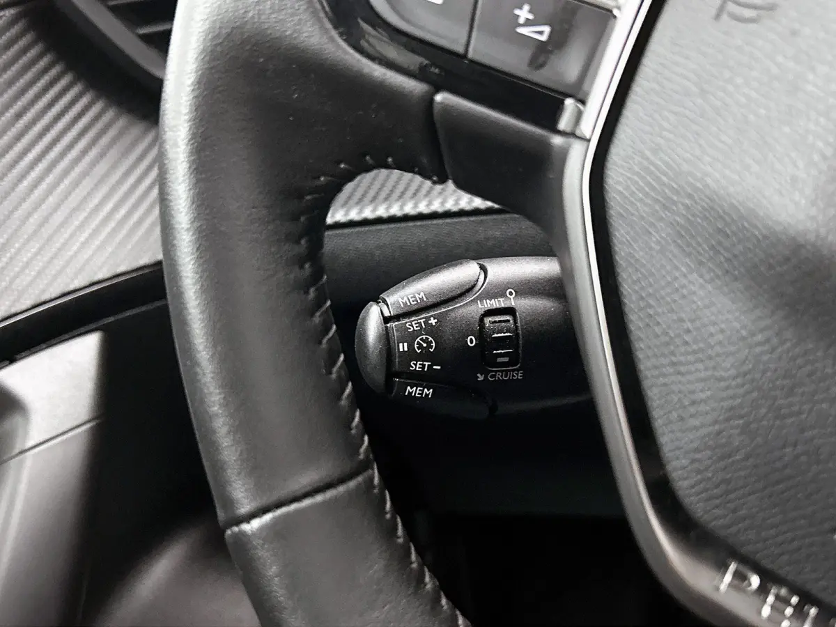 EV Allure Pack 50 kWh | Navigatie | Accu 93% | Climate Control | Achteruitrij Camera | Apple Carplay/Android Auto |