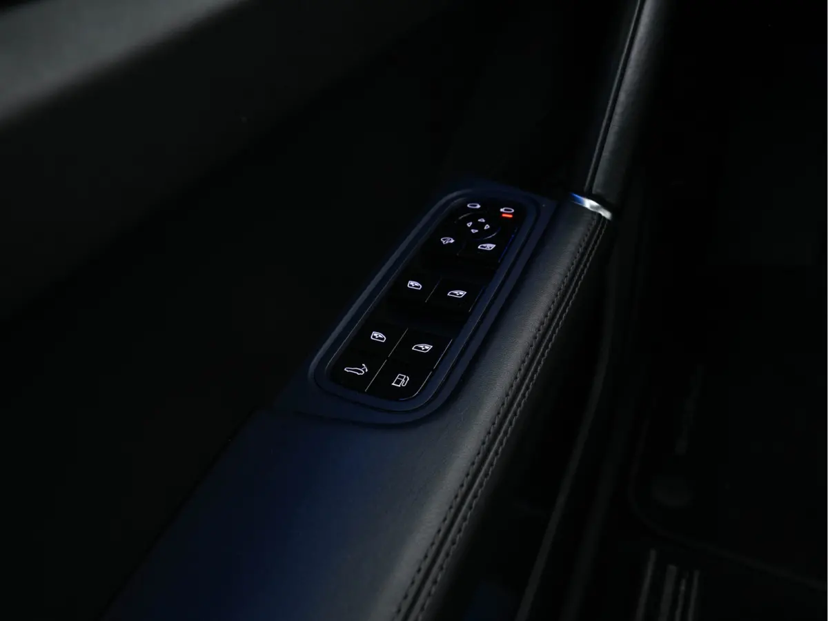 3.0 E-Hybrid (Plug-in) (INCL.BTW) *PANO | HEAD-UP | LEATHER | ADAPTIVE-CRUISE | FULL-LED | TOP-VIEW | BOSE-SOUND | MEMORY-PACK | SPORT-CHRONO | HEATED-COMFORTSEATS | KEYLESS | NAVI-FULLMAP |