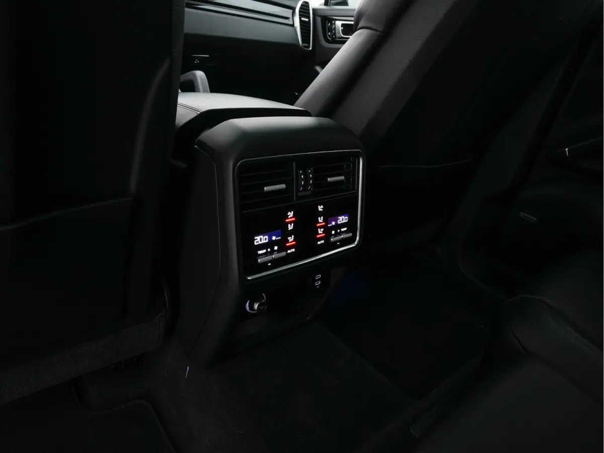 3.0 E-Hybrid (Plug-in) (INCL.BTW) *PANO | HEAD-UP | LEATHER | ADAPTIVE-CRUISE | FULL-LED | TOP-VIEW | BOSE-SOUND | MEMORY-PACK | SPORT-CHRONO | HEATED-COMFORTSEATS | KEYLESS | NAVI-FULLMAP |