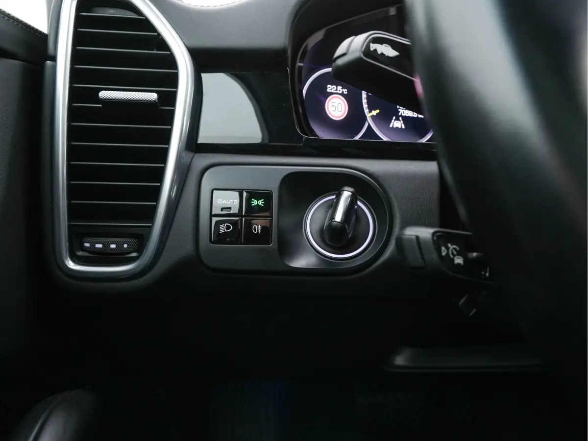 3.0 E-Hybrid (Plug-in) (INCL.BTW) *PANO | HEAD-UP | LEATHER | ADAPTIVE-CRUISE | FULL-LED | TOP-VIEW | BOSE-SOUND | MEMORY-PACK | SPORT-CHRONO | HEATED-COMFORTSEATS | KEYLESS | NAVI-FULLMAP |