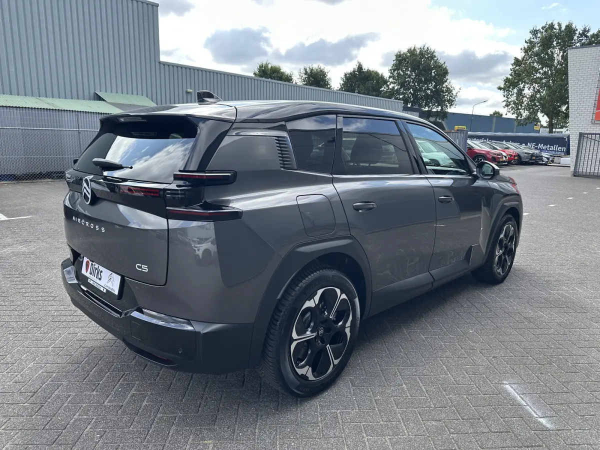 225PK PLUG-IN HYBRID MAX (Elektrisch schuifdak - All seasons banden - Elektrische Klep - Leder incl verwarmde stoelen - Adaptieve Cruise Controle - Keyless Entry - Camera - Parkeersensoren V