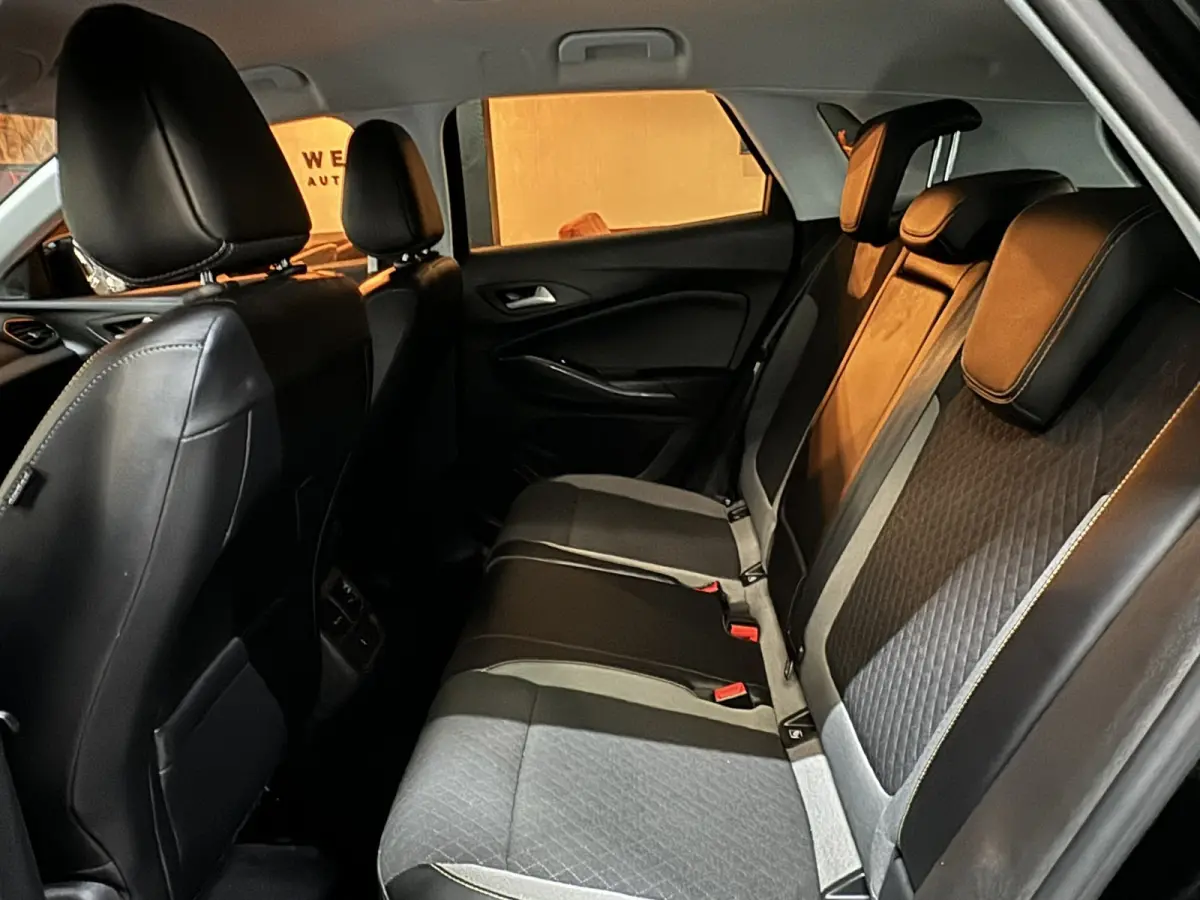1.6 Turbo Innovation 181PK|Carplay|Camera|Cruise|Navi|LED|Lane Assist|Dealer onderhouden