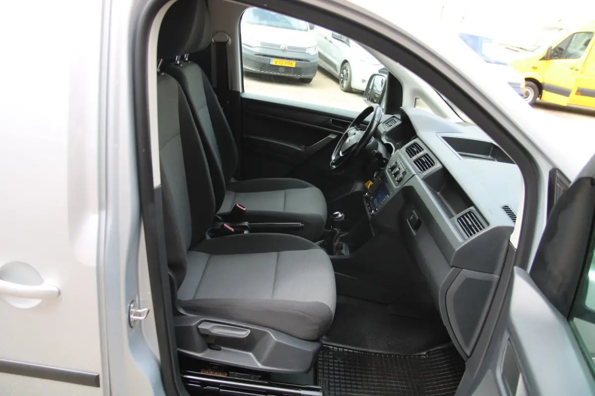 2.0 TDI L1H1 Highline *EURO6*/ trekhaak / Multi stuur / verwarmde voorruit