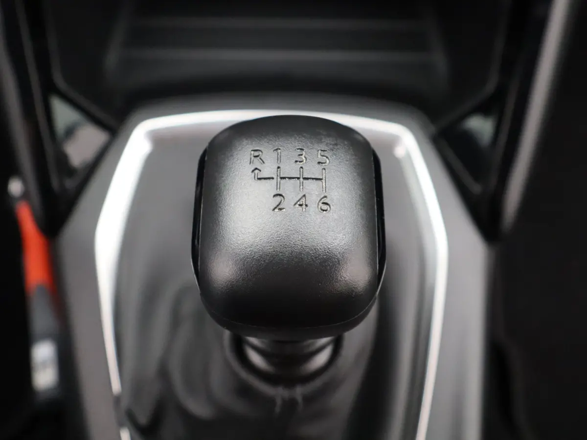 1.2 PureTech 100 Active | Navi | Cruise | Clima | Parkeersensoren | Apple Carplay/ Android auto |