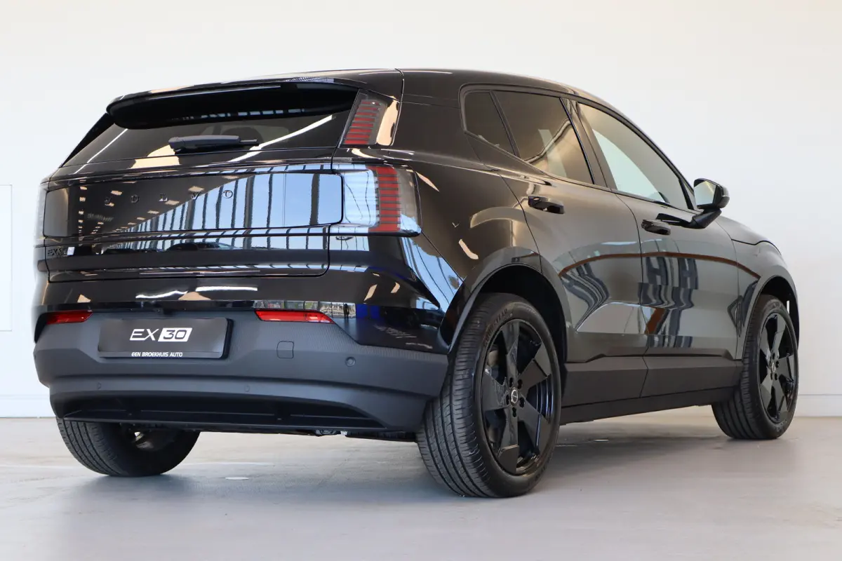 P5 Long Range 272PK Plus Black Edition Europa 69 kWh | Advanced Sensing Technology | Cruise control adaptief met Stop&Go en stuurhulp | Elektrisch bedienbare achterklep