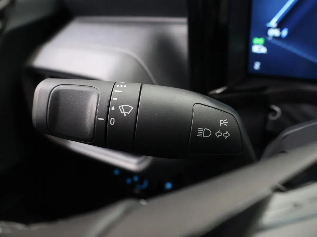 Limited 44 kWh | Trekhaak | 300 KM RANGE | ADAPTIVE CRUISE | LM VELGEN | 2-ZITS | TREKHAAK | NAVIGATIE | PARKEERCAMERA |