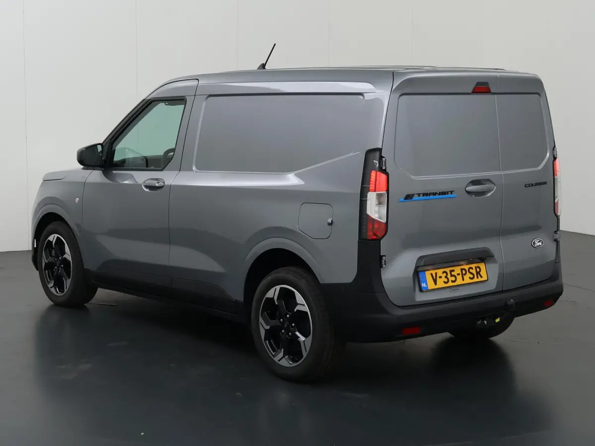 Limited 44 kWh | Trekhaak | 300 KM RANGE | ADAPTIVE CRUISE | LM VELGEN | 2-ZITS | TREKHAAK | NAVIGATIE | PARKEERCAMERA |