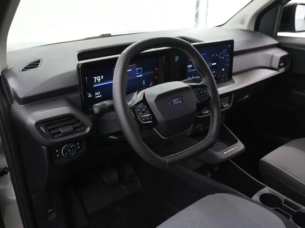 Limited 44 kWh | Trekhaak | 300 KM RANGE | ADAPTIVE CRUISE | LM VELGEN | 2-ZITS | TREKHAAK | NAVIGATIE | PARKEERCAMERA |