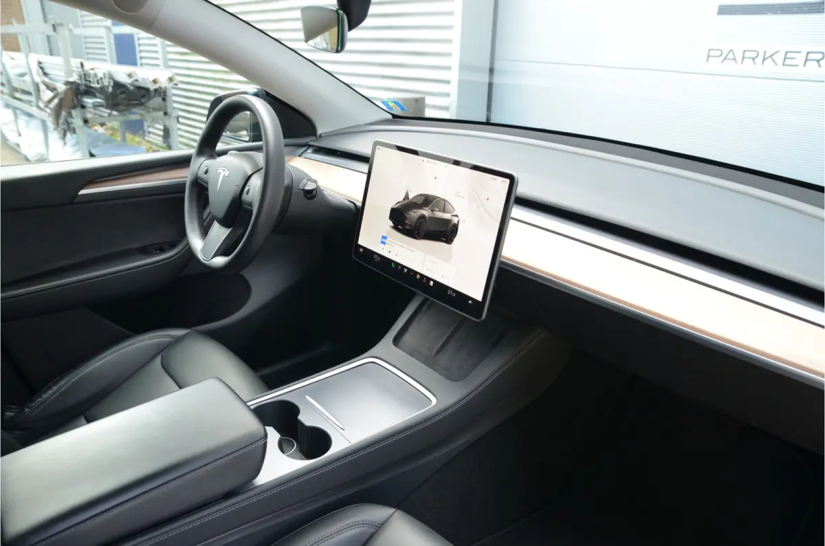 Performance AWD 75 kWh Trekhaak (1.600kg), Enhanced AutoPilot3.0