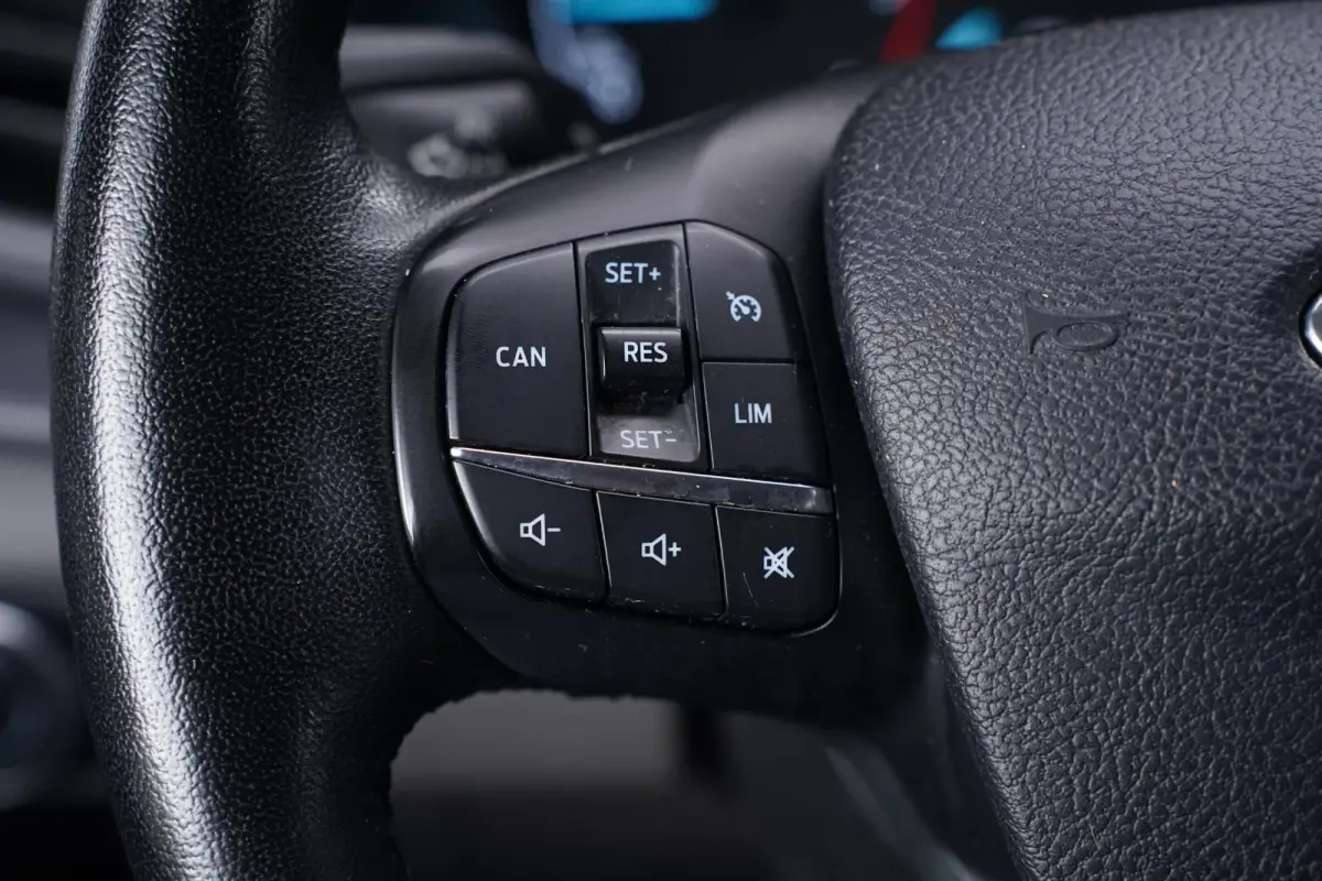 2.0 TDCI 130 pk L2 Dubbel Cabine 5-Zits Navi Camera, Apple Carplay, Cruise Control, PDC V+A