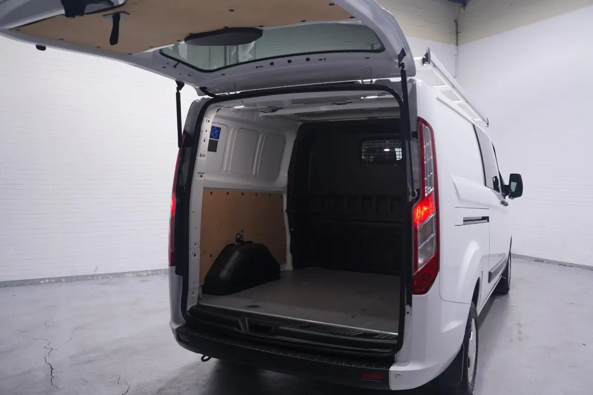2.0 TDCI 130 pk L2 Dubbel Cabine 5-Zits Navi Camera, Apple Carplay, Cruise Control, PDC V+A
